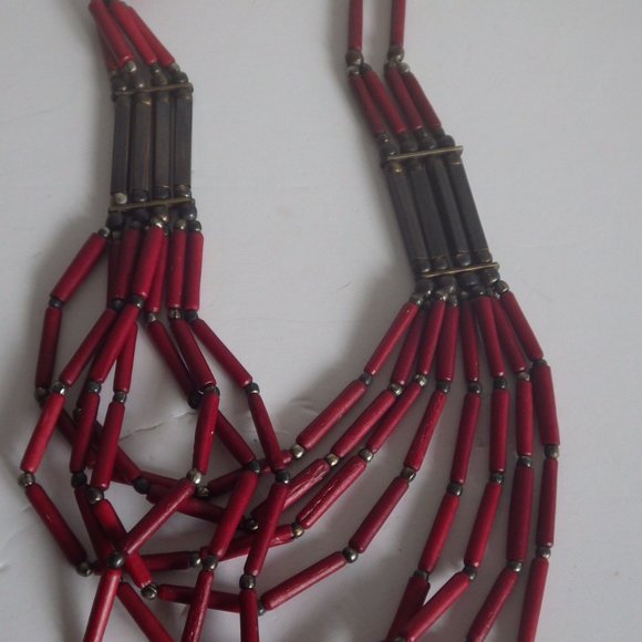 Amazing Monies StyleTribal Strand Elongated Oxblood Red Horn & Pewter Necklace - Picture 6 of 8